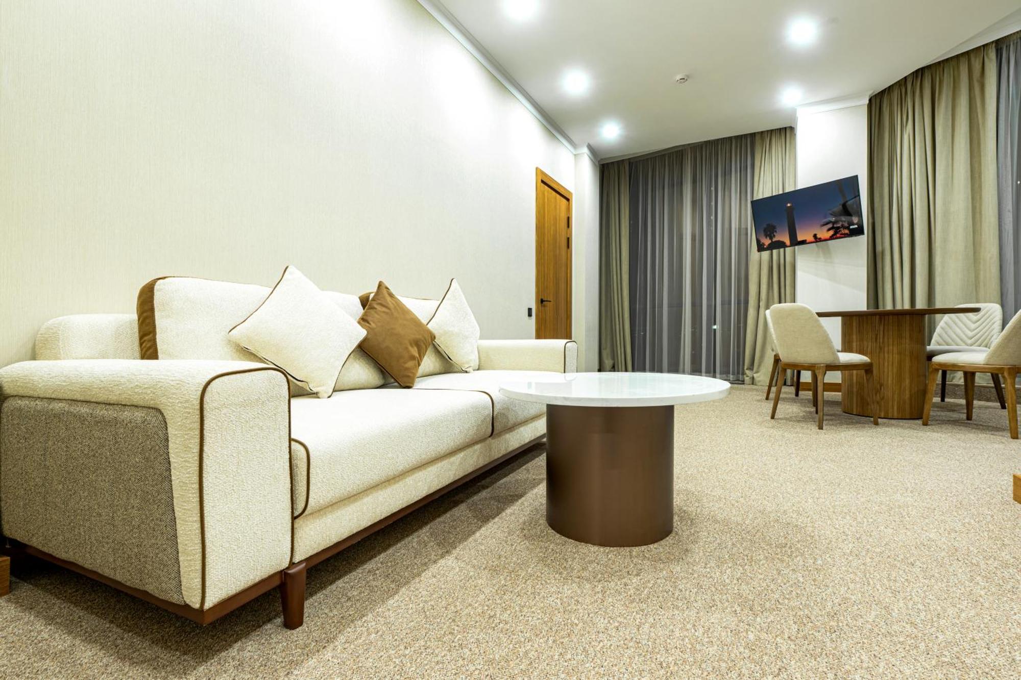 Mardan Hotel Shymkent Exterior foto